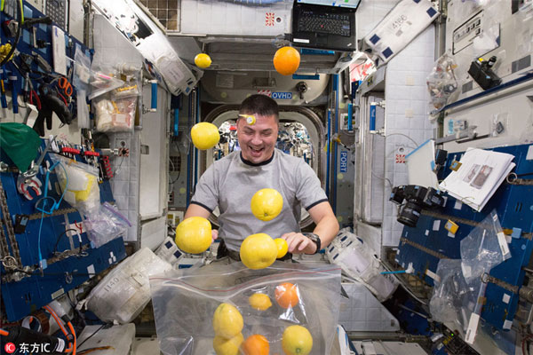 What do astronauts eat in space？