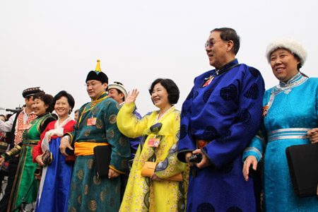 政協(xié)開(kāi)幕式上的代表們