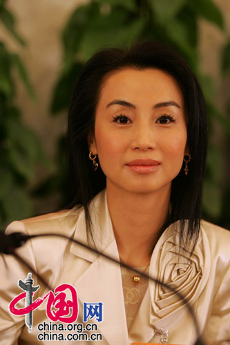 臺媒熱炒兩會“最美政協(xié)委員”