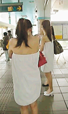 臺(tái)灣3美女裹浴巾搭乘地鐵