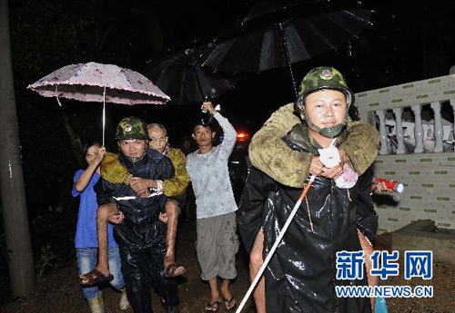 海南大范圍強(qiáng)降水持續(xù) 緊急轉(zhuǎn)移群眾10萬余人