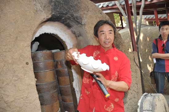 “星航鈞窯柴燒日”禹州舉行 入窯一色出窯萬(wàn)彩