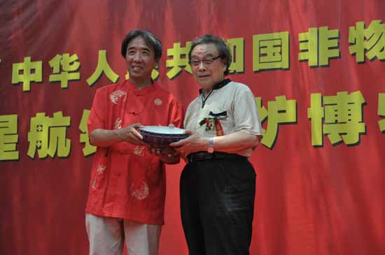 “星航鈞窯柴燒日”禹州舉行 入窯一色出窯萬(wàn)彩