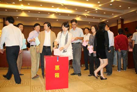南通舉行政風(fēng)行風(fēng)質(zhì)詢(xún)?cè)u(píng)議會(huì) 多部門(mén)現(xiàn)場(chǎng)接受評(píng)議