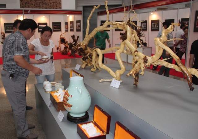 民間藝術展 添彩招遠黃金節(jié)