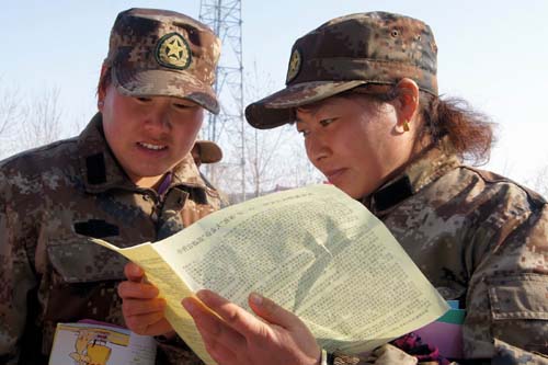 新疆兵團(tuán)六師共青團(tuán)農(nóng)場(chǎng)民兵軍訓(xùn)強(qiáng)素質(zhì)