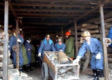 Coal mine blast leaves 96 missing