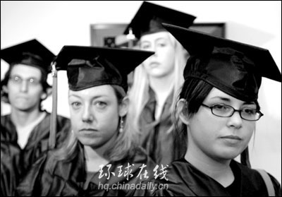 美國大學(xué)獎(jiǎng)學(xué)金名目繁多 貧困生上學(xué)不發(fā)愁