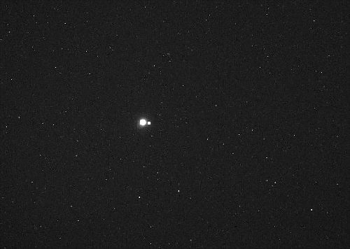 NASA探測(cè)器為地球和月亮拍合影 渺小“兩點(diǎn)”發(fā)人深省