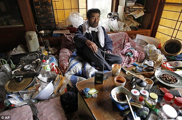 日本地震近一個月奇跡頻現(xiàn) 75歲老翁獲救、“雞堅強”生還