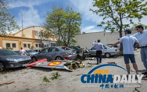 西班牙航展飛機(jī)爆炸 德國客機(jī)引擎著火返航迫降