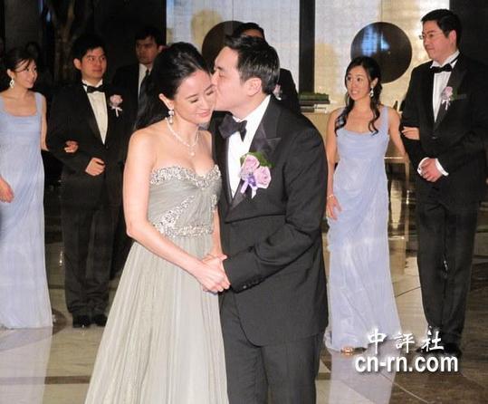 臺(tái)塑長孫王泉仁新婚夫妻亮相（組圖）