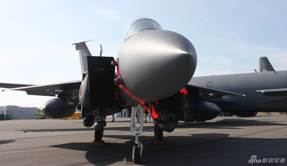 美國空軍展示兩架F-15E攻擊鷹戰(zhàn)斗轟炸機(jī)