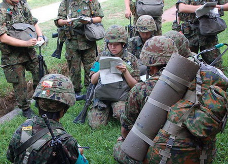 世界各國女兵如何度過“地獄訓(xùn)練”
