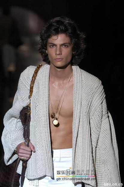 GUCCI 春季美男當?shù)?/><br/>
</td>
</tr>

<tr>
<td></td></tr>
</table>

<div width=