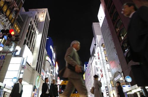 日本銀座發(fā)生“鑿壁偷表”案 竊賊卷走名表總價(jià)值3億日元