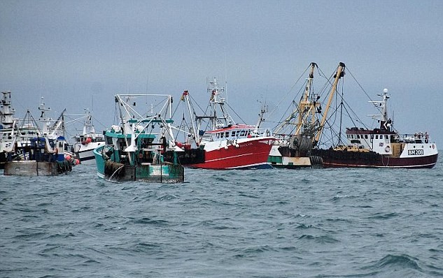 英法近50艘漁船在諾曼底海域爆發(fā)沖突 法軍出面干預(yù)事件或?qū)⑸?jí)