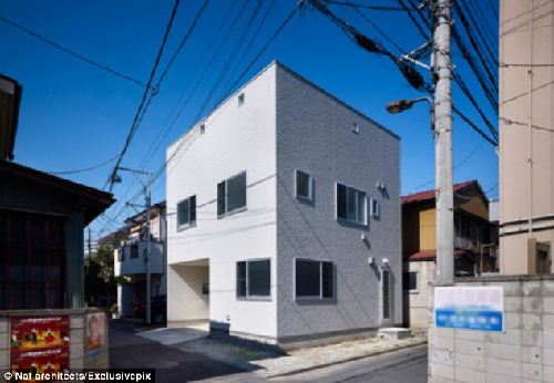 神奇小樓三種上法！日本推出階、梯、攀巖墻一體房屋