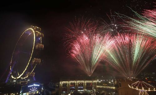 悉尼炫彩焰火、時(shí)代廣場(chǎng)倒計(jì)時(shí) 世界各地喜迎新年