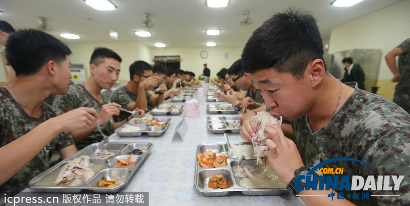美味大補(bǔ)超幸福！韓國陸軍訓(xùn)練食譜加入鮑魚參雞湯