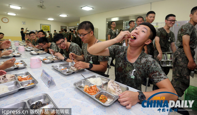 美味大補(bǔ)超幸福！韓國(guó)陸軍訓(xùn)練食譜加入鮑魚參雞湯