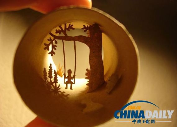 衛(wèi)生紙筒內(nèi)別有天地 法國藝術(shù)家紙筒內(nèi)打造精細小世界