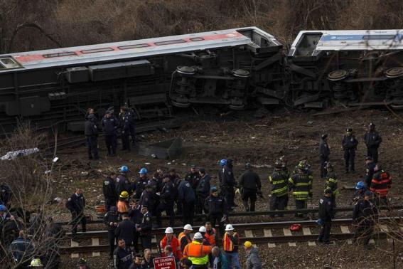 紐約列車脫軌 4人遇難、63人受傷