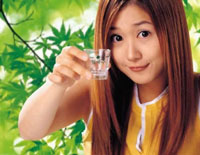 飲酒人士掙錢(qián)多