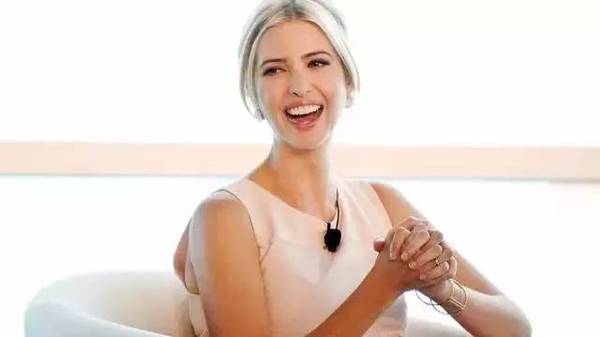 特朗普的大女兒伊萬卡的演講，第一秒就愛上了她
