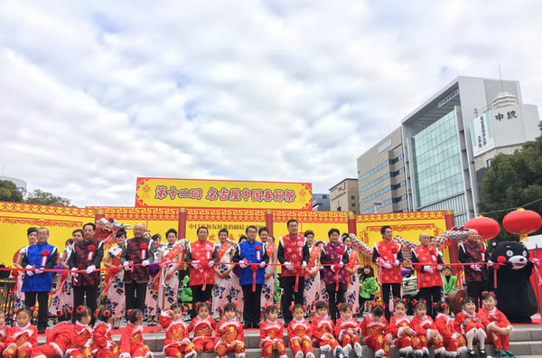 這些年，春節(jié)已經(jīng)走出國門，各國都在跟我們一起過年