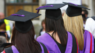 英國(guó)“大學(xué)外語(yǔ)系十年內(nèi)四成面臨關(guān)門”