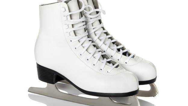 Get your skates on! 快點(diǎn)!