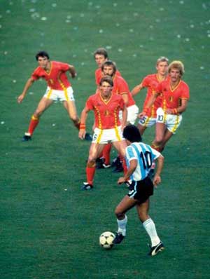 Messi VS Maradona 梅西能否成為馬拉多納第二？