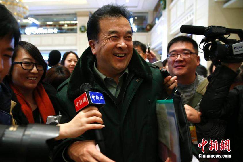 被記者堵到的兩會(huì)明星代表