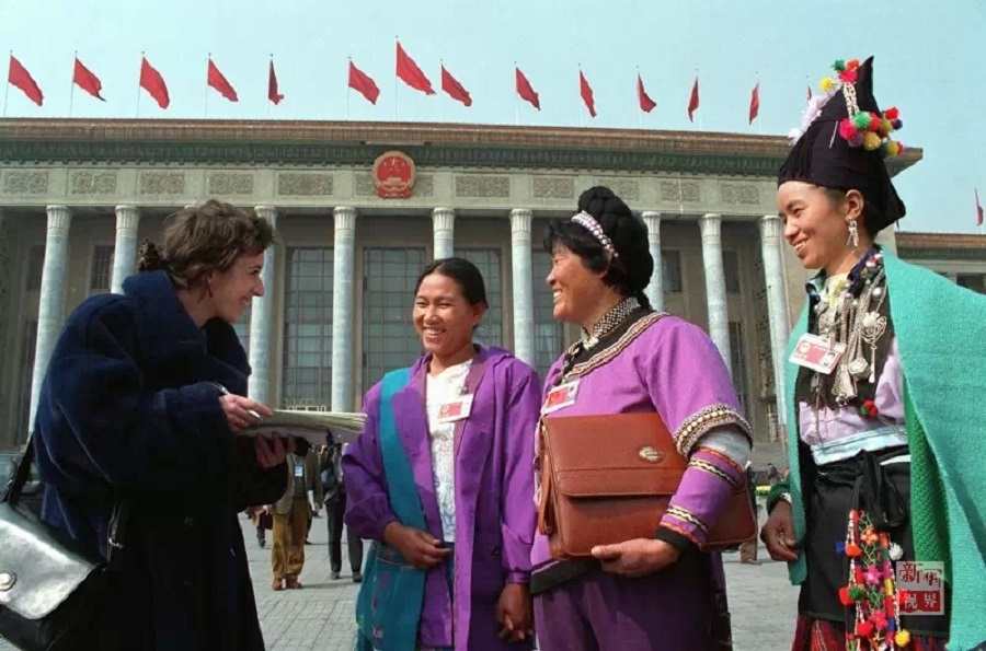 兩會(huì)歷史上的外國朋友