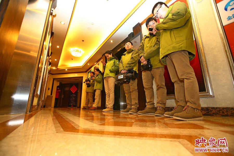 兩會(huì)花絮：會(huì)場內(nèi)外美妙的“線條”