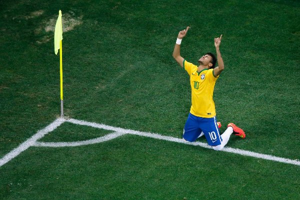球進(jìn)了！Goooooal！世界杯慶祝方式大盤(pán)點(diǎn)（組圖）