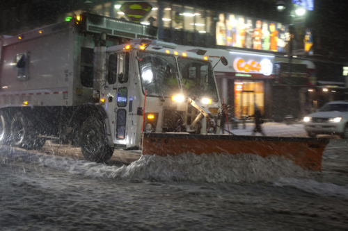 美國紐約遭遇史上最強(qiáng)暴風(fēng)雪