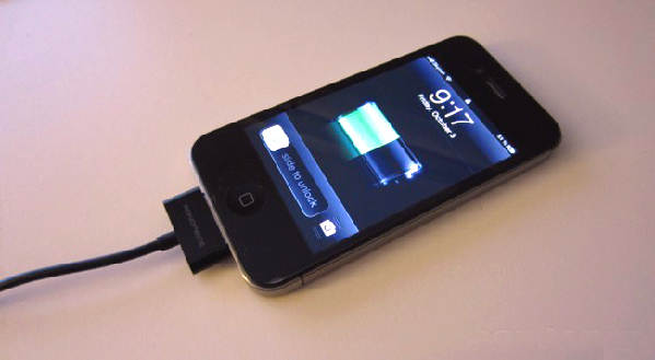 外出充電，小心“充電座盜取數(shù)據(jù)”