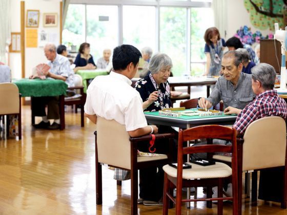 老齡化嚴(yán)重，日本興起“賭場主題日間陪護(hù)所”