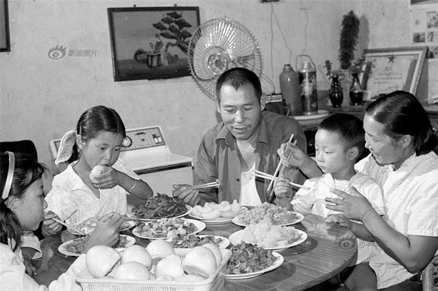 老照片：上世紀八九十年代的富裕家庭什么樣？（組圖）