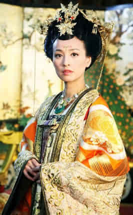 武則天將拍美?。　稒嗔Φ挠螒颉分破藞?zhí)導