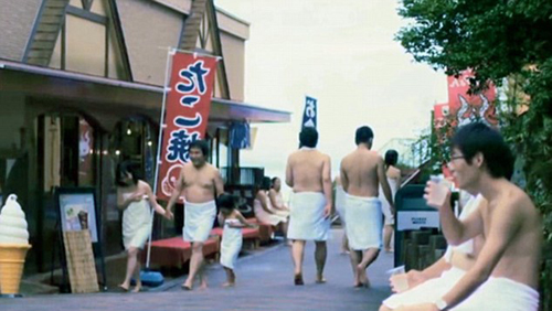 日本將推出溫泉游樂(lè)園 裹浴巾享受刺激