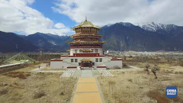 小康之路：他們曾經(jīng)是伐木人，如今卻成了護(hù)林員和藏香廠老板丨解碼中國