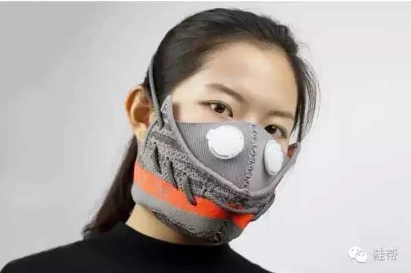 上萬美元的Yeezy運(yùn)動(dòng)鞋變身防霾口罩？