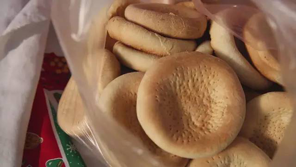你的烤馕、野蜂蜜和土雞蛋到了?？瓷衬〈迦绾瓮孓D(zhuǎn)電商丨解碼中國(guó)