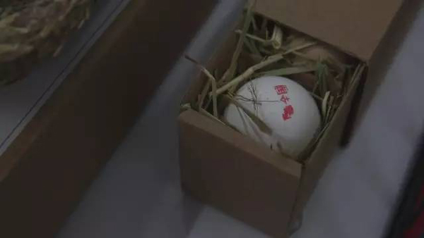 你的烤馕、野蜂蜜和土雞蛋到了?？瓷衬〈迦绾瓮孓D(zhuǎn)電商丨解碼中國(guó)