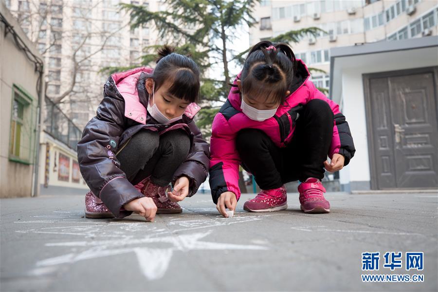 2016，孩子和這個(gè)世界：觸動(dòng)人心的瞬間（組圖）