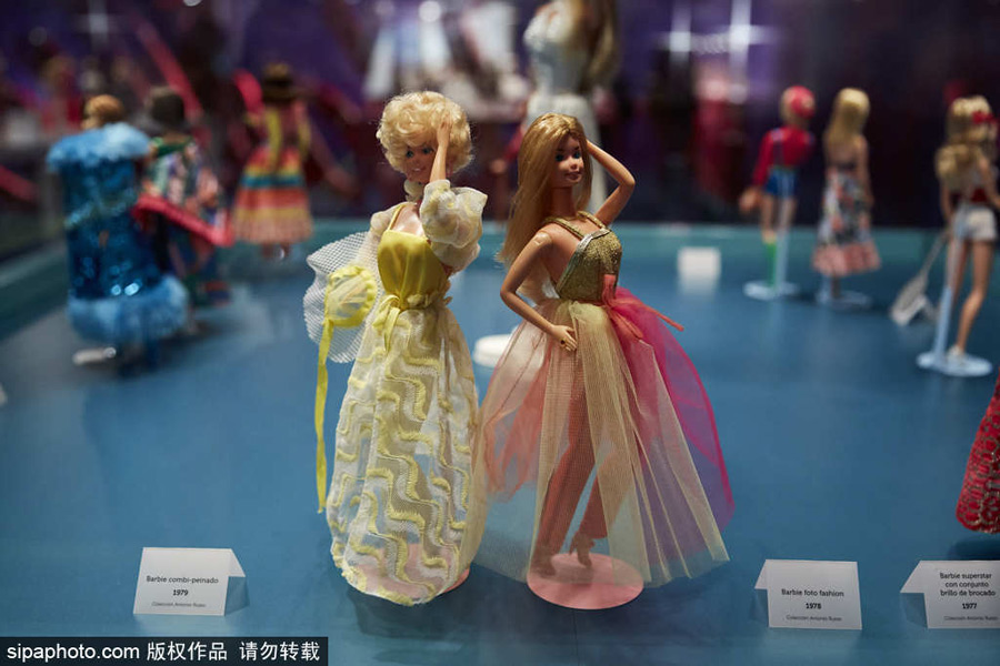 從公主到明星種類俱全 西班牙芭比娃娃展覽一圓少女兒時(shí)夢（組圖）