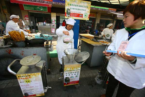 生活服務(wù)平臺發(fā)起“無地溝油行動”